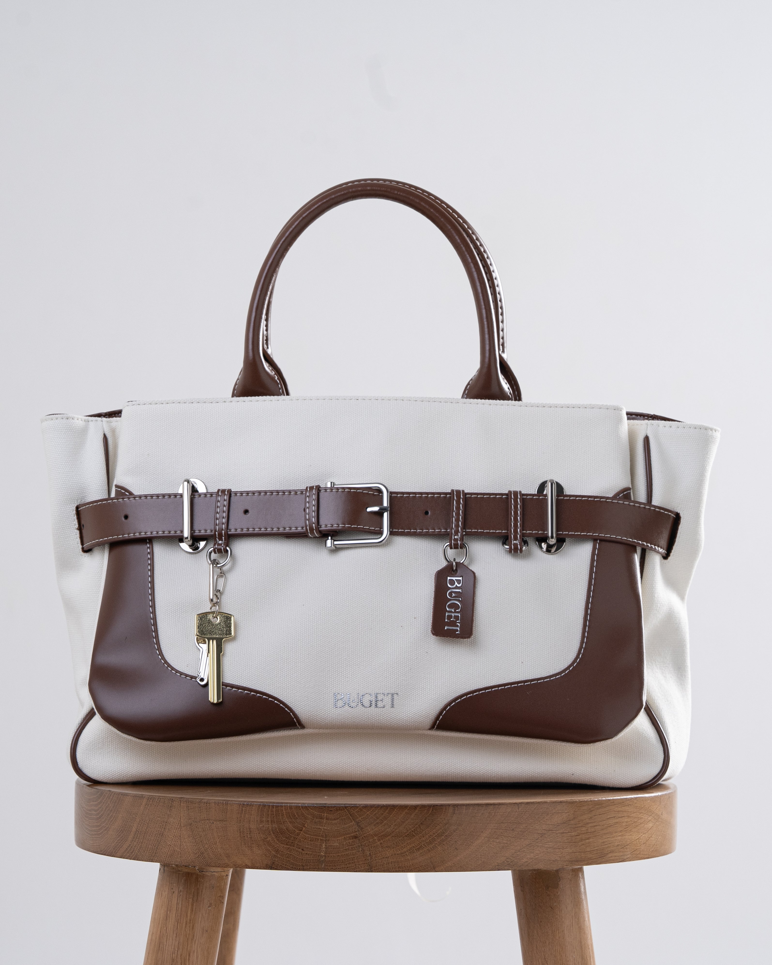 Departure tote